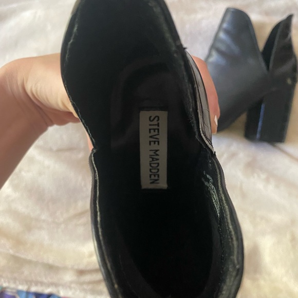 Black Steve Madden booties - Picture 4 of 4